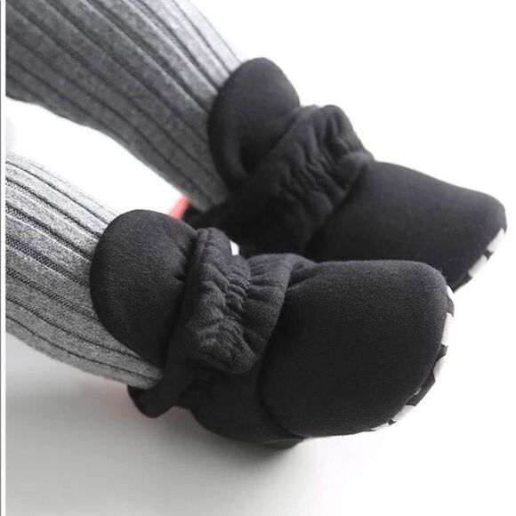 𝅺Babies non skid soft booties - Picture 1 of 4